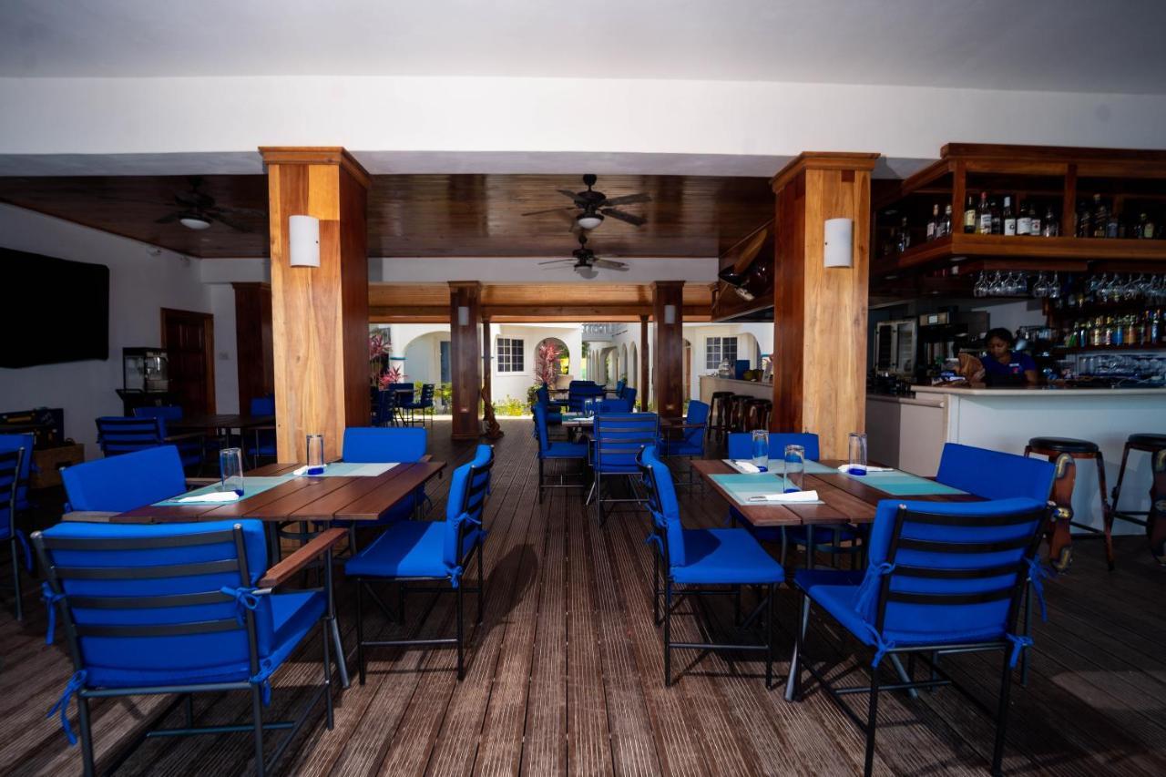 Blue Skies Beach Resort Negril Bagian luar foto