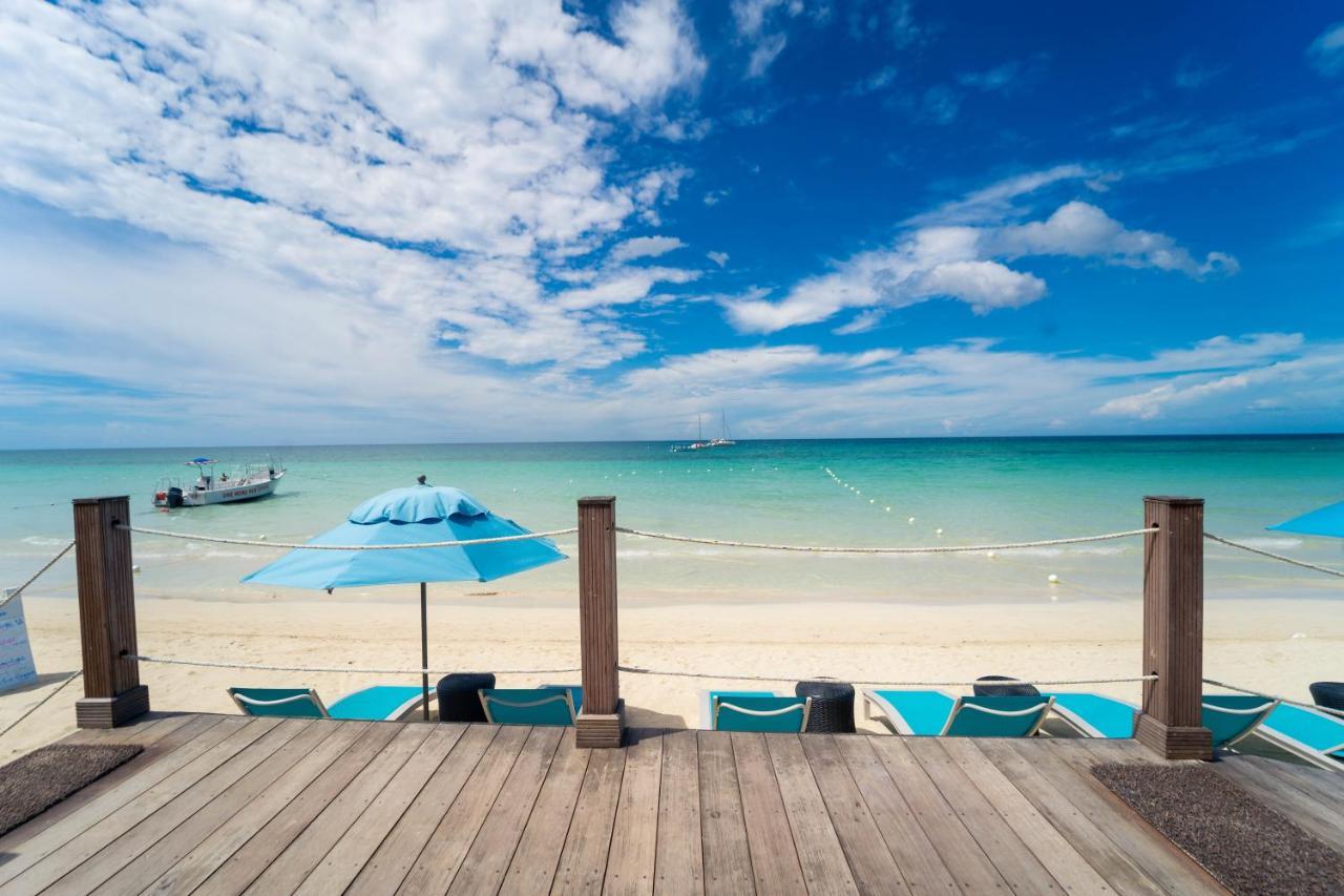 Blue Skies Beach Resort Negril Bagian luar foto