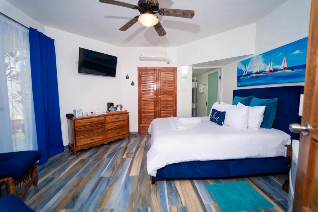 Blue Skies Beach Resort Negril Bagian luar foto