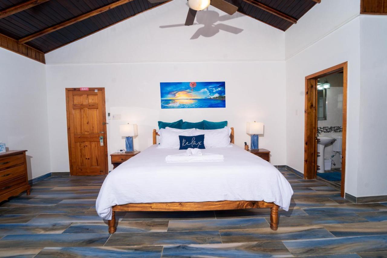 Blue Skies Beach Resort Negril Bagian luar foto