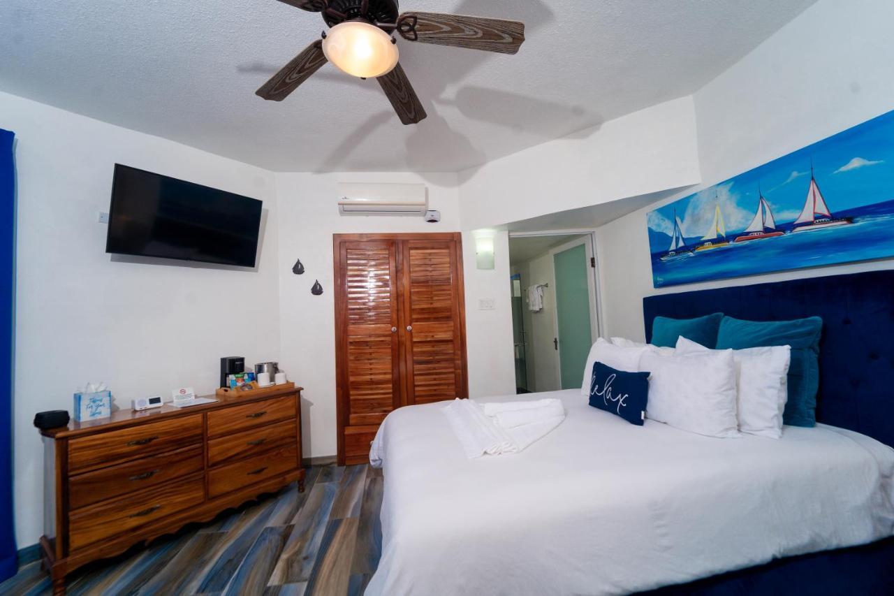 Blue Skies Beach Resort Negril Bagian luar foto