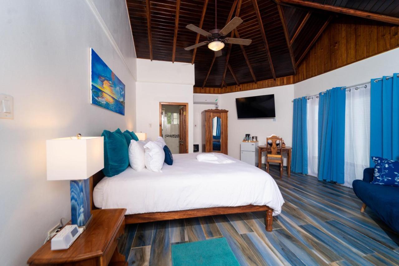Blue Skies Beach Resort Negril Bagian luar foto