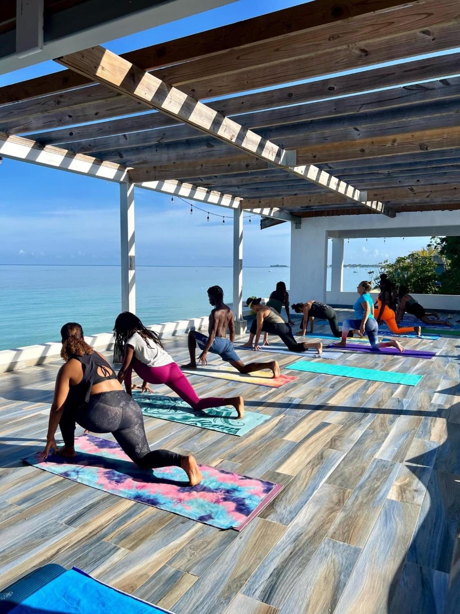 Blue Skies Beach Resort Negril Bagian luar foto