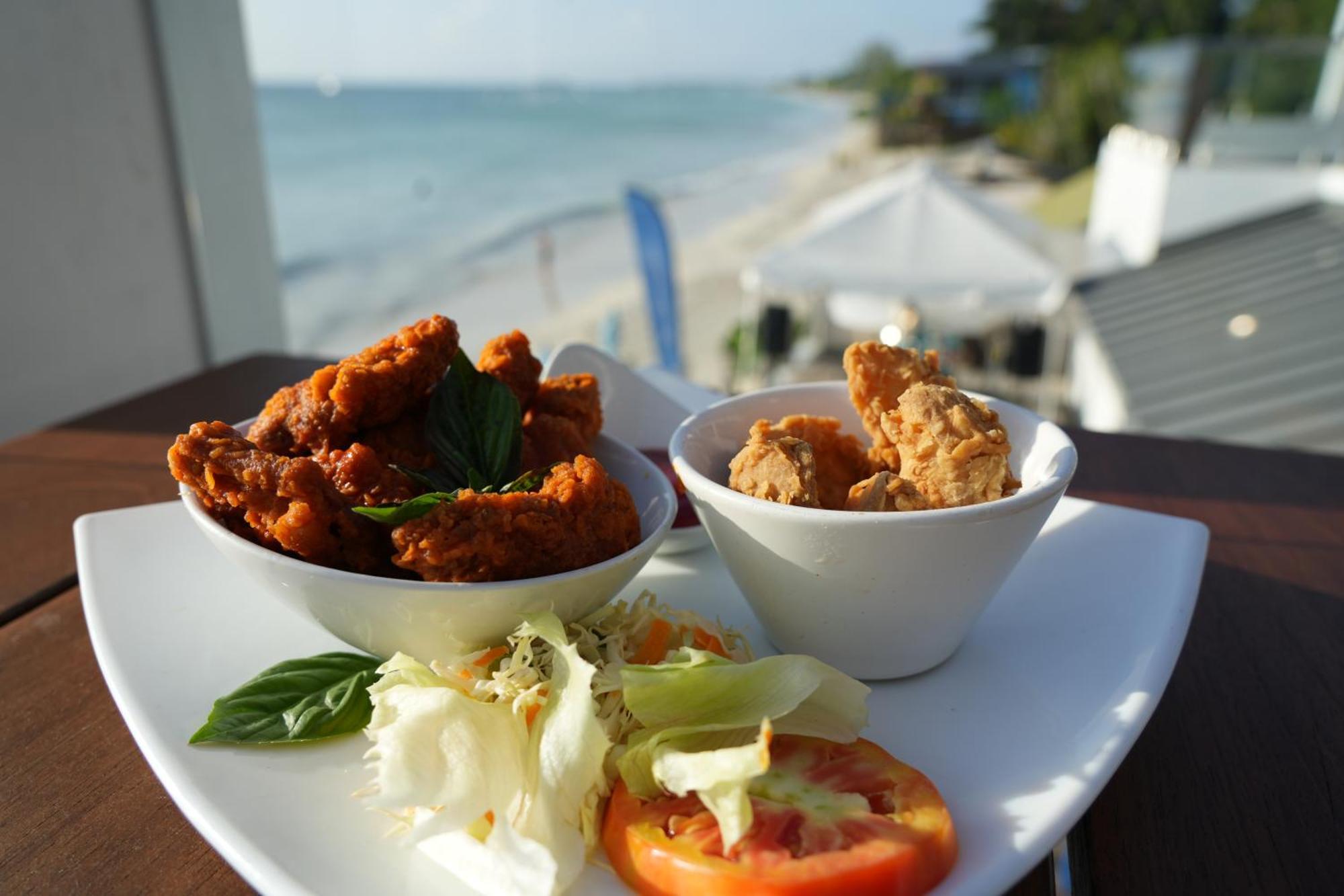 Blue Skies Beach Resort Negril Bagian luar foto