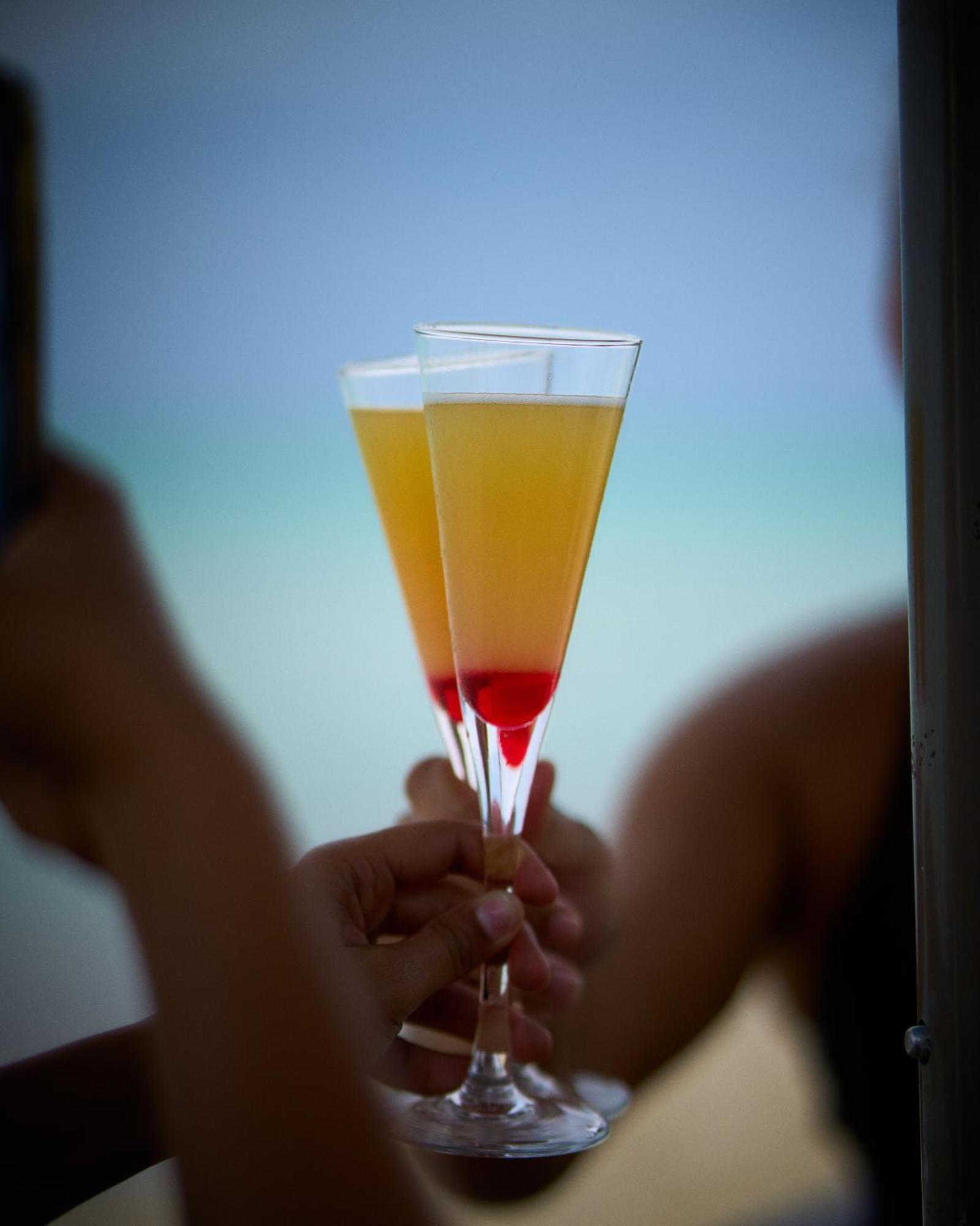 Blue Skies Beach Resort Negril Bagian luar foto